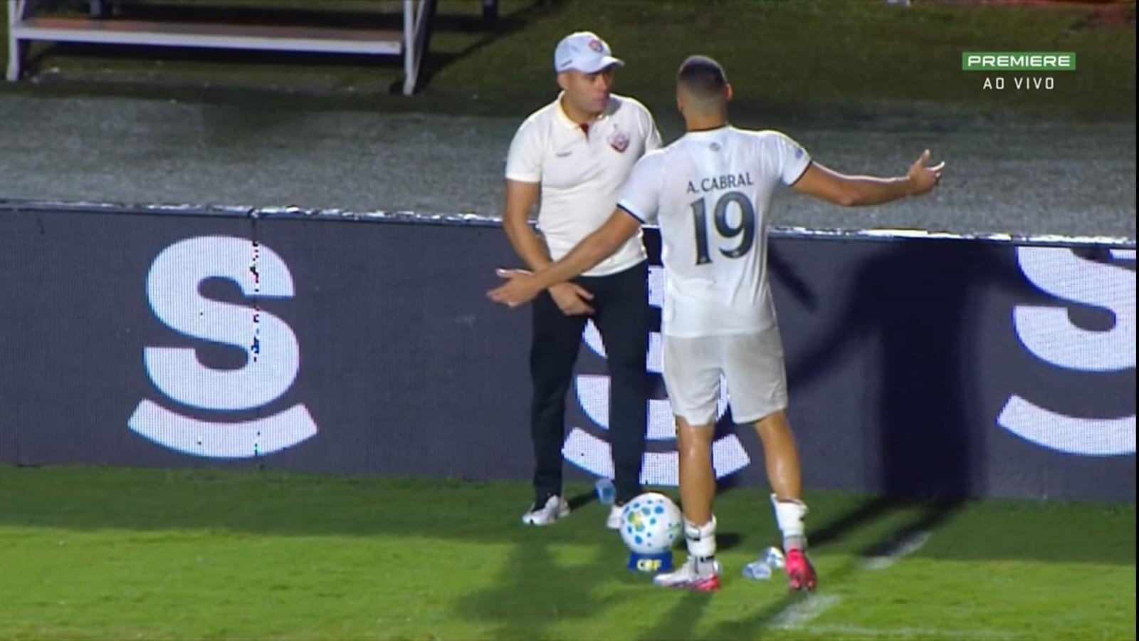 Jair Ventura elogia desempenho do Vitória e nega falta de respeito ao Botafogo: “Carinho gigante”