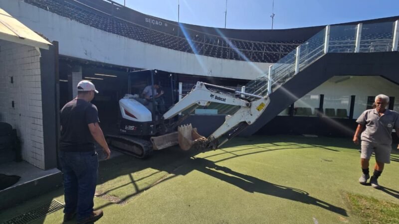 Santos inicia obras na Vila Belmiro para deixar a arquibancada no nível do campo