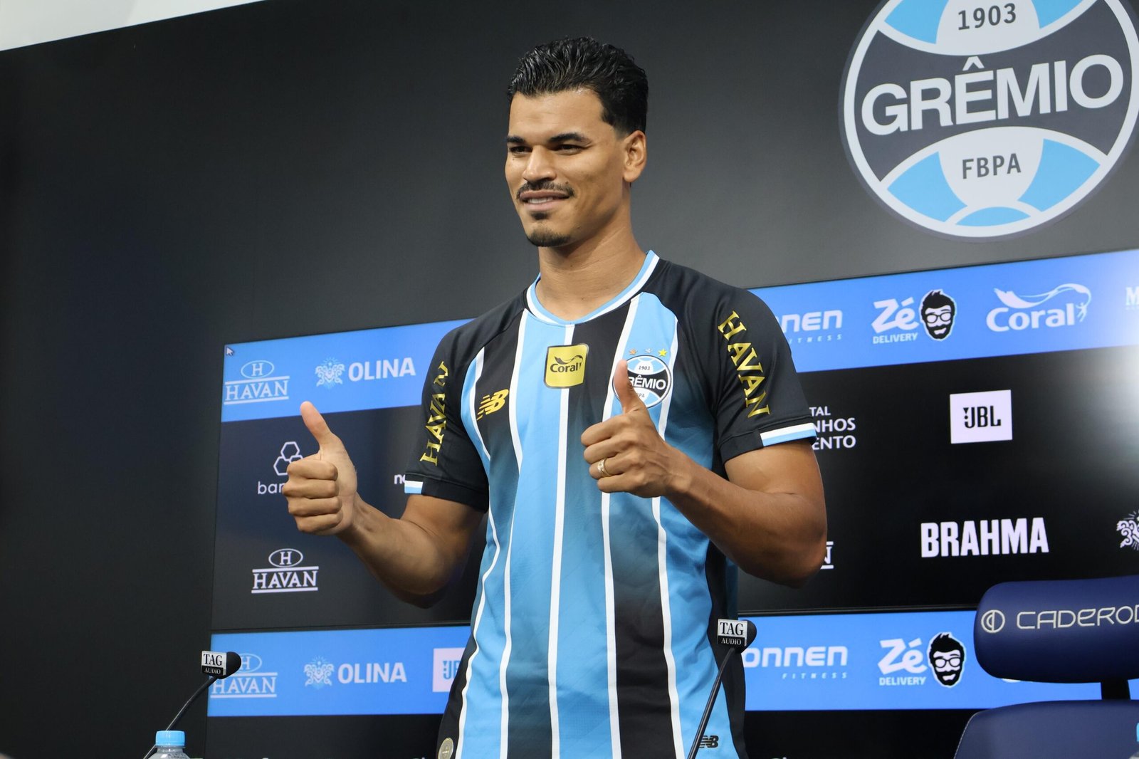 Danilo Barbosa é apresentado e lembra início na base do Grêmio: “Morei no Olímpico”