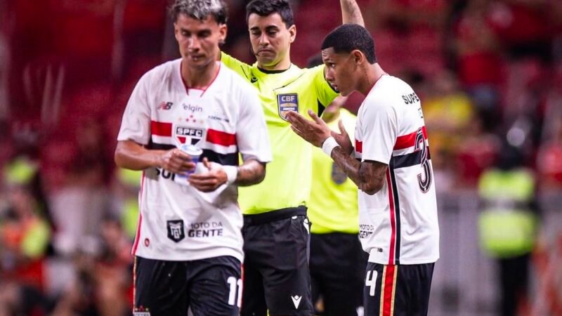 Ajax faz proposta de empréstimo pelo atacante Tete, do São Paulo
