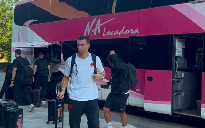 Vasco chega a São Paulo para enfrentar o Palmeiras pelo Brasileirão