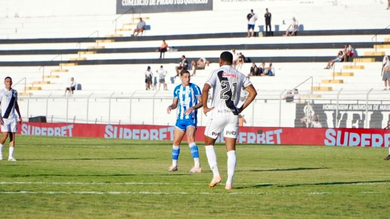 Análise: jogadores atuando no sacrifício expõem o tamanho do abandono na Ponte