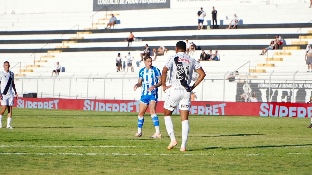 Análise: jogadores atuando no sacrifício expõem o tamanho do abandono na Ponte