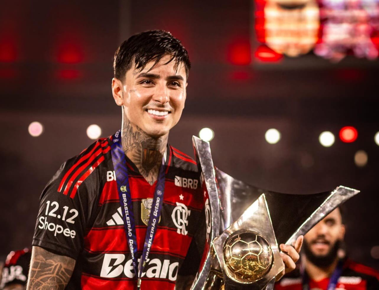 Empresário revela acordo para renovação de Pulgar no Flamengo: “Continuar fazendo história aqui”