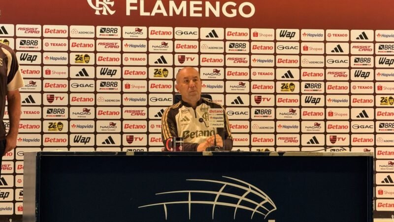 Jardim exalta vitória no clássico e poder do elenco do Flamengo: “Substituições ajudaram”