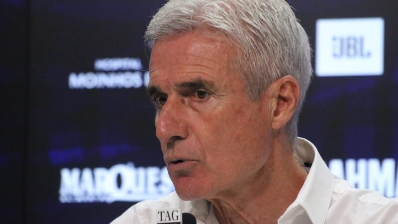 Castro cita obrigação de vitória, mas admite Grêmio abaixo contra o lanterna do Brasileirão