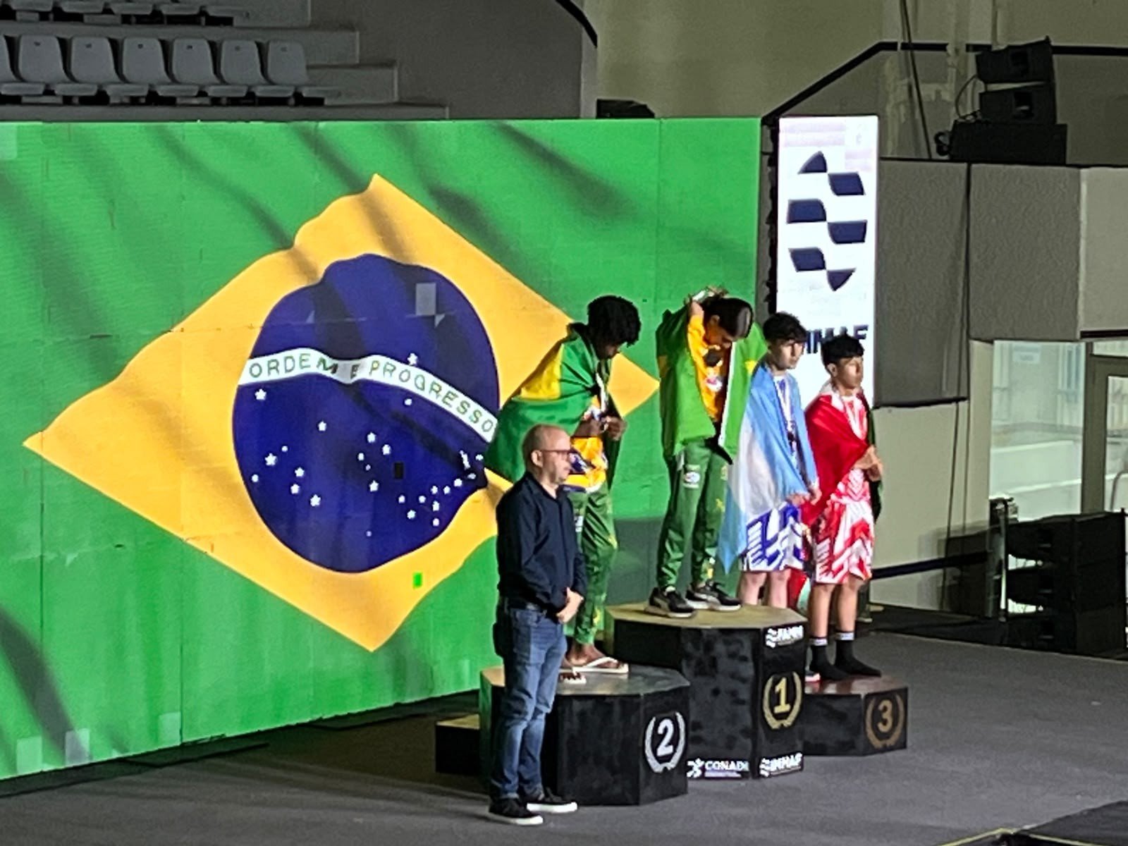 Atletas de Aperibé conquistam ouro, prata e bronze no Pan-Americano de MMA no México