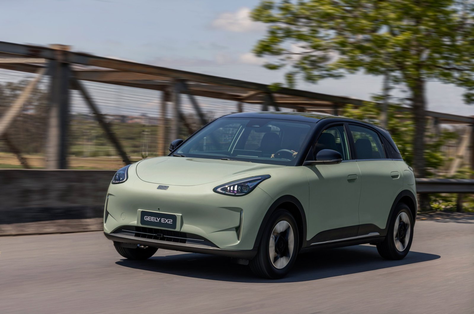 Chinesa Geely vai fabricar carros no Brasil em parceria com a Renault, com investimento de R$ 1,9 bilhão