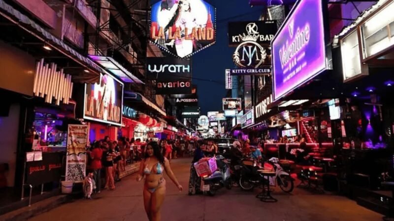 Pattaya, a ‘cidade do pecado’ onde 5 mil militares americanos desembarcaram após oito meses em alto mar
