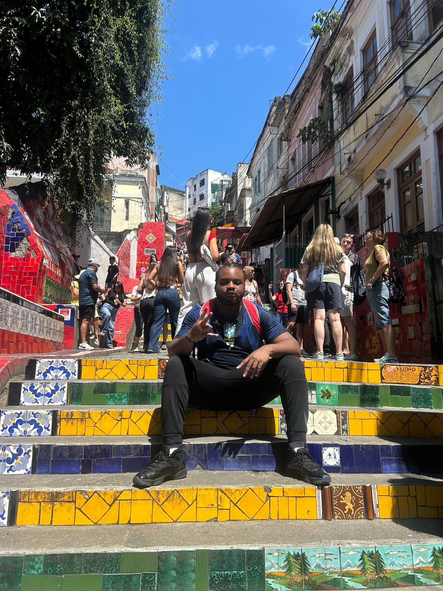 Moto-táxi, churrasco, caipirinha… fã americano da NFL relata choque cultural no Rio e diverte brasileiros