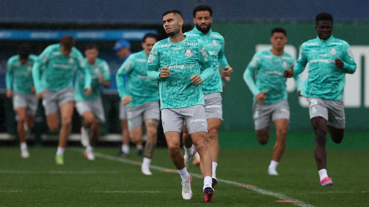 Palmeiras inicia preparação para clássico contra São Paulo com desfalques e um retorno