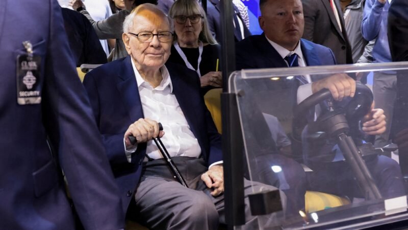 Bilionário Warren Buffett deixa a presidência da Berkshire Hathaway