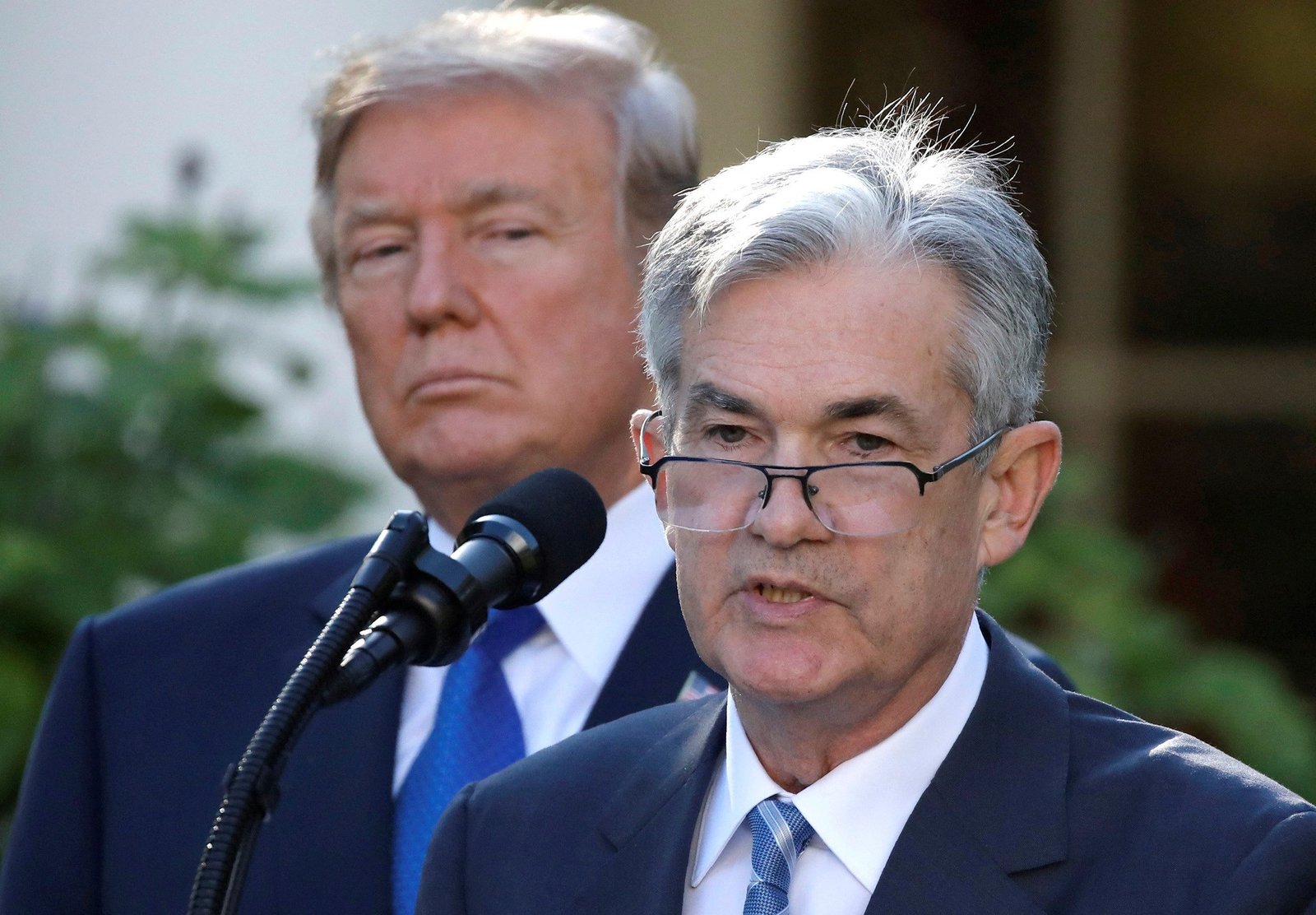 Mesmo fora da presidência do Fed, Powell volta a ser alvo de Trump