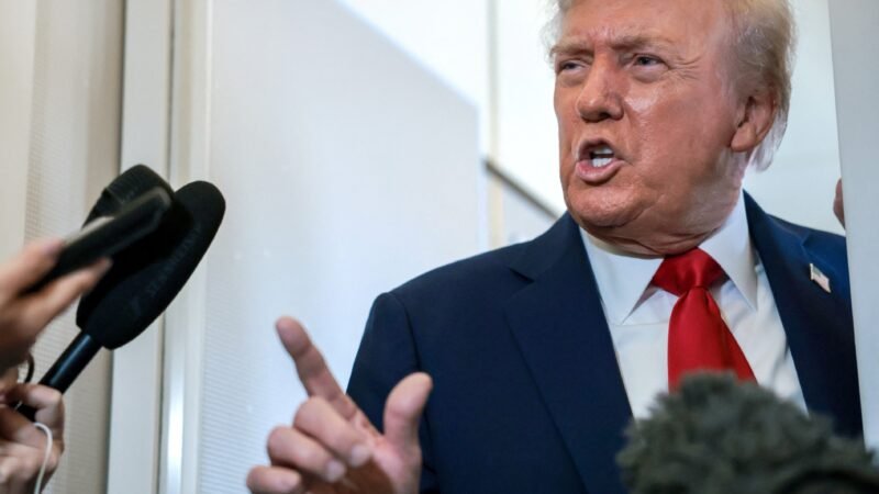 Trump anuncia que baniu CNN, MS NOW e Politico da Casa Branca
