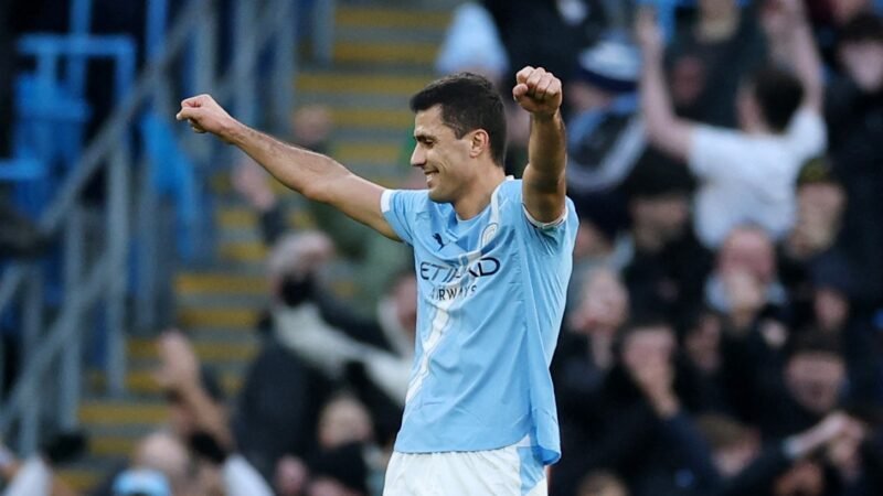 Hoje no Barcelona, Rodri defende títulos do Manchester City após condenação na Inglaterra