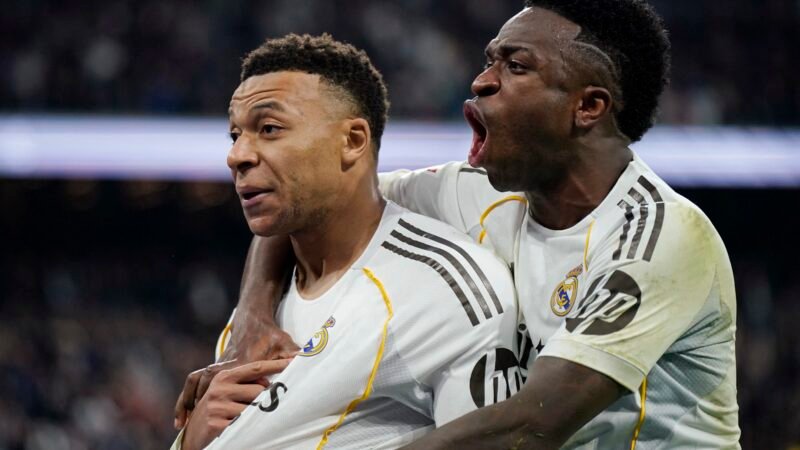 Jornal critica Vini Jr. e aponta perda de espaço para Mbappé no Real: “Não facilita a vida de Mourinho”