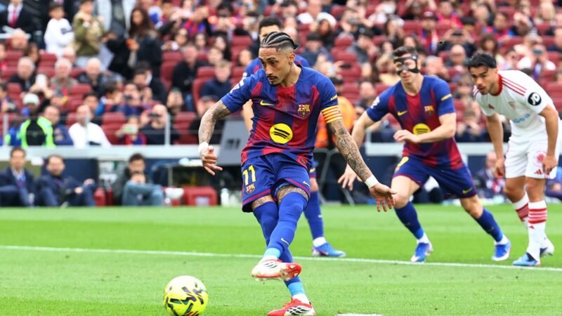 Raphinha tem marca impressionante nos pênaltis pelo Barcelona; veja números