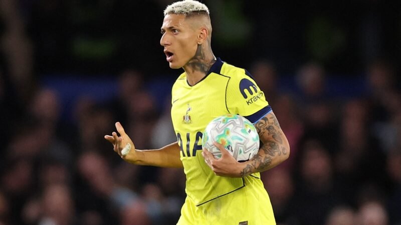 Tottenham recusa proposta do Vasco, que insiste na contratação de Richarlison