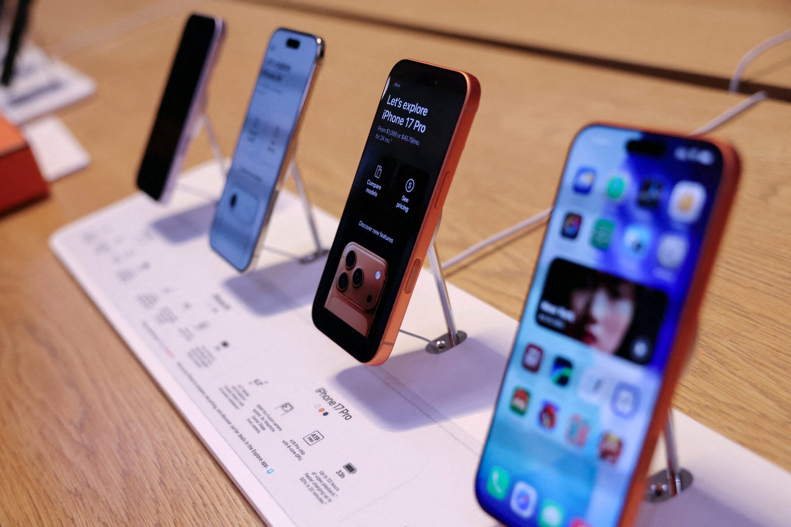 Apple enfrenta processo de R$ 15 bilhões no Reino Unido por regras de rastreamento de aplicativos
