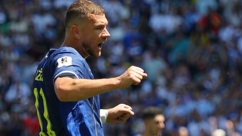 Dzeko anuncia aposentadoria da seleção da Bósnia; despedida será contra a Suécia