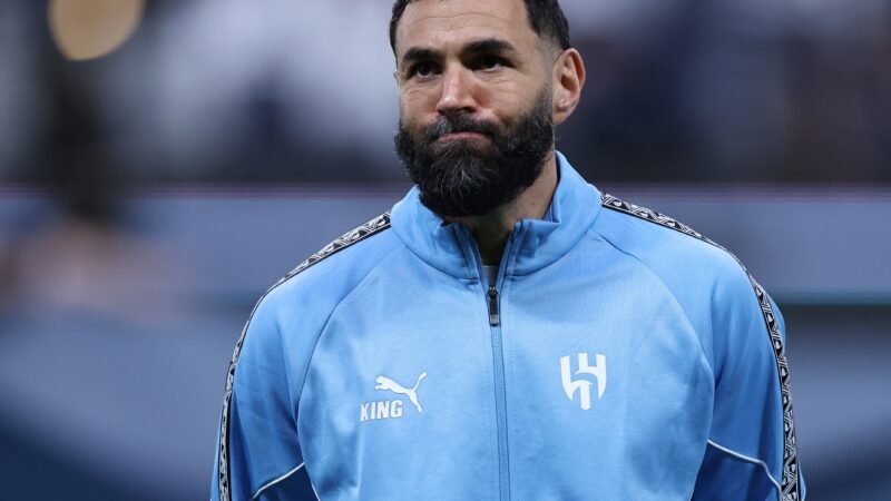 Jogadores livres no mercado: veja astros que podem assinar com novos clubes