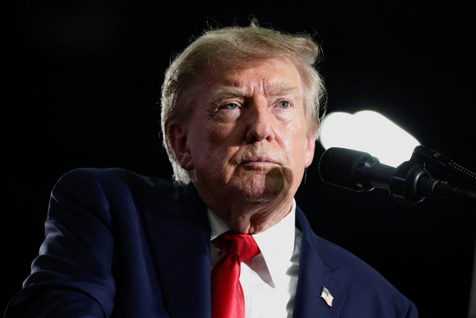 Trump diz que termo ‘inteligência artificial’ não é bom e cria enquete para mudar nome da tecnologia