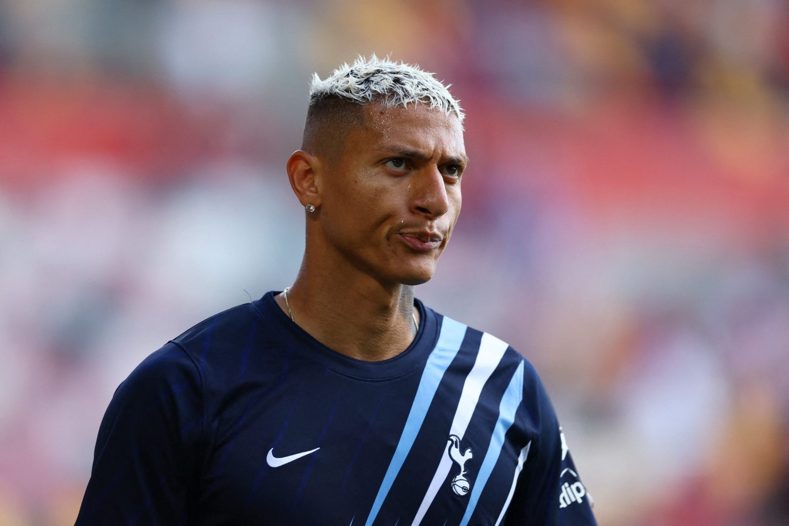 Richarlison fica fora da lista do Tottenham para a Premier League