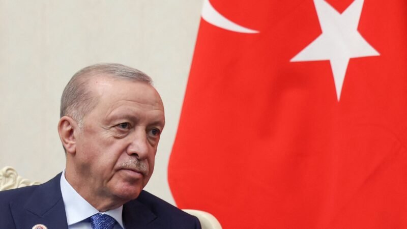Presidente da Turquia concorrerá à reeleição apesar de atingir limite constitucional