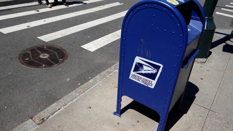 Em derrota para Trump, Suprema Corte dos EUA não permite que Serviço Postal restrinja votos por correio nas eleições de novembro