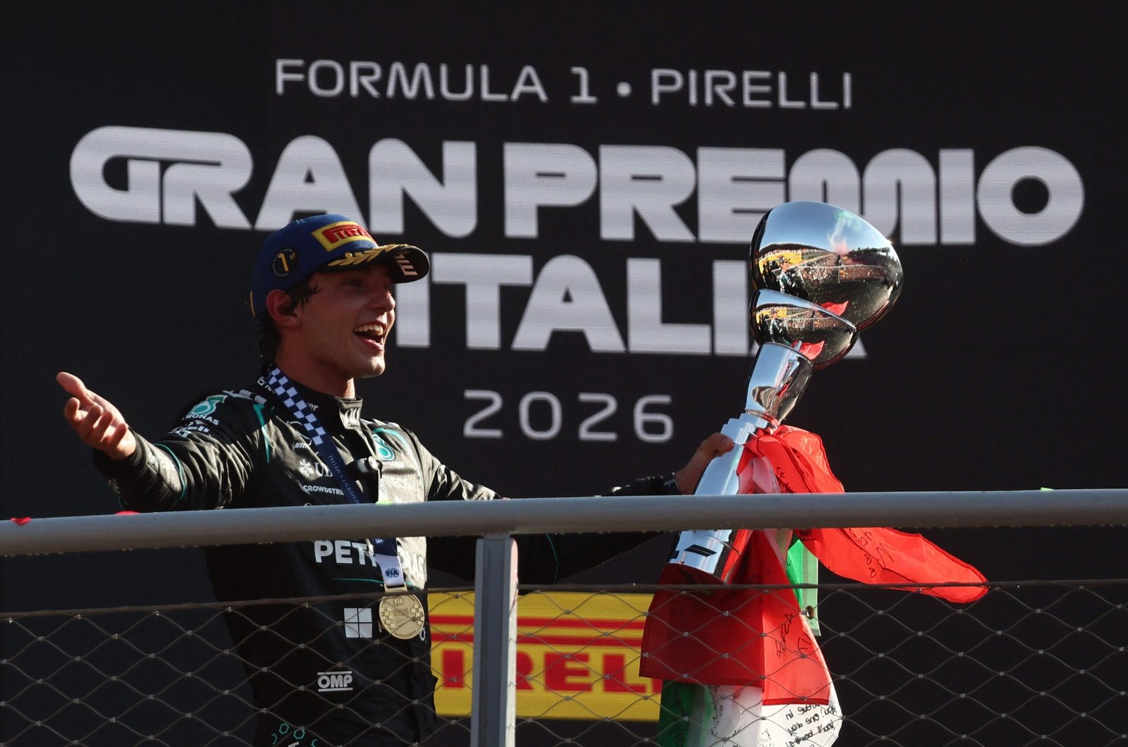 Antonelli diz ter dívida com Mercedes, mas não descarta Ferrari no futuro