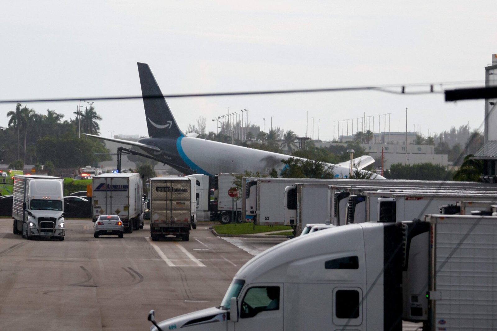 Autoridades dos EUA recuperam caixa-preta de avião da Amazon após acidente em Miami que deixou 5 mortos