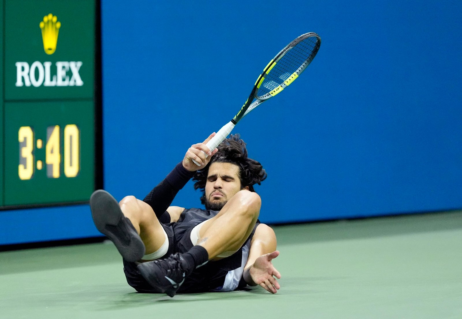 Alcaraz passa mal, vomita e perde batalha de 4h28 para Shelton no US Open