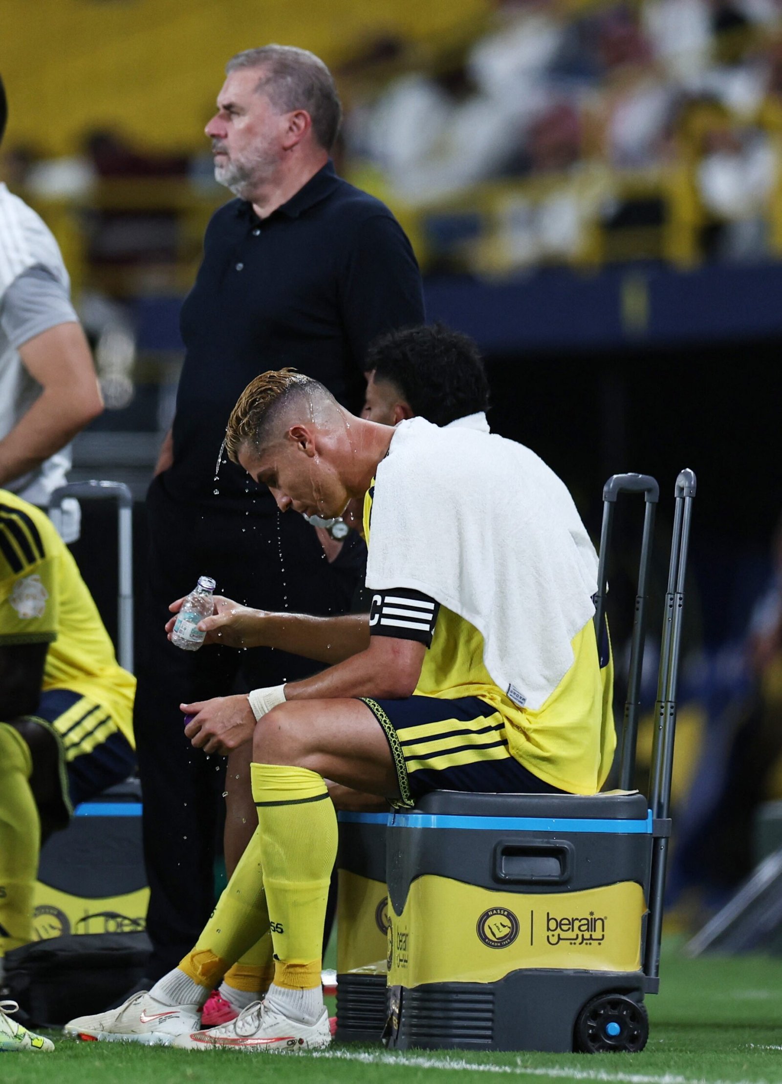 Técnico do Al-Nassr discute com jornalista ao defender Cristiano Ronaldo