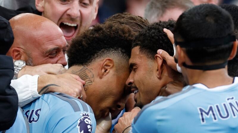 Igor Jesus celebra primeiro gol na Premier League 26/27 e comenta concorrência com Liam Delap