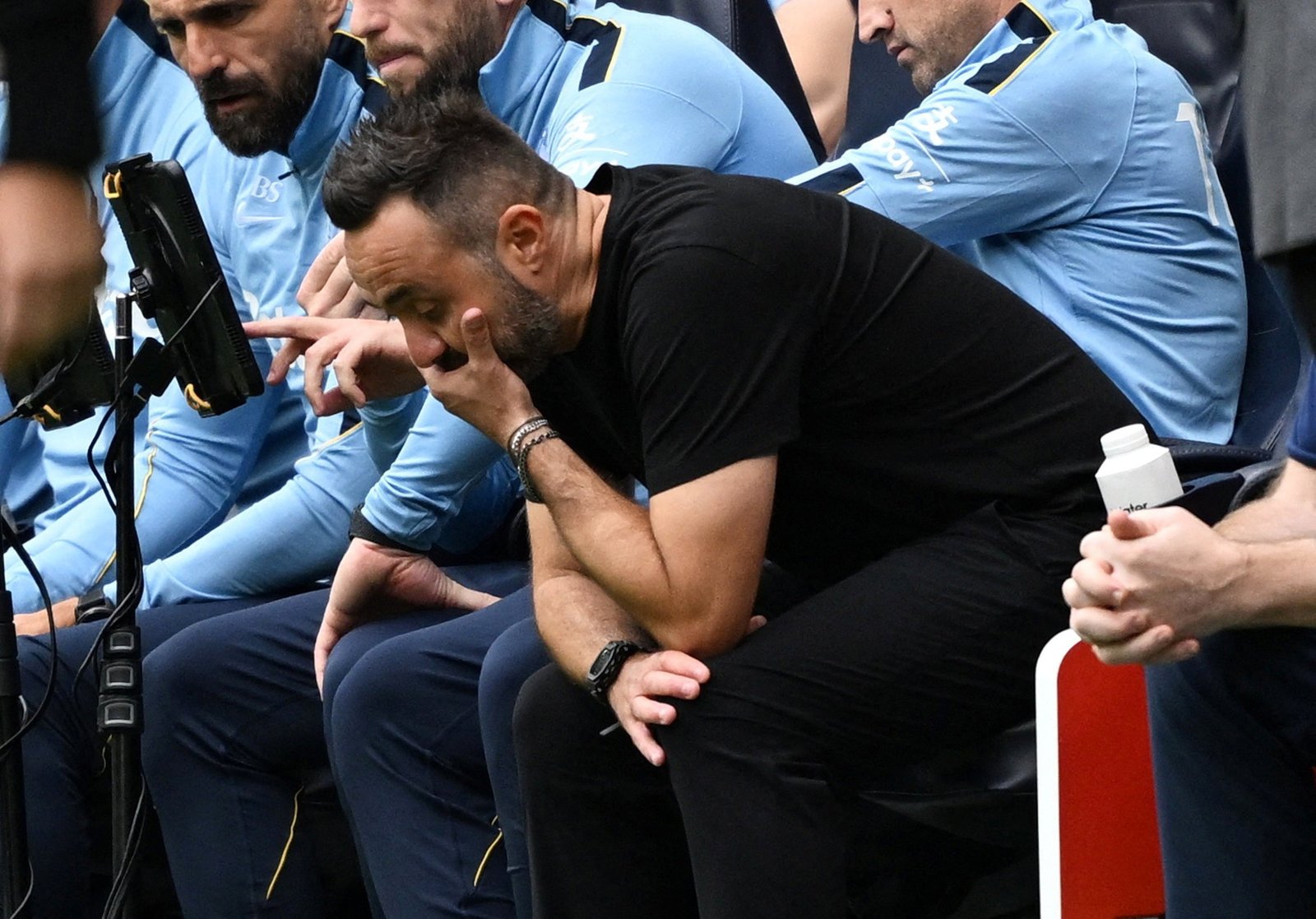 Sob pressão, técnico do Tottenham faz duras críticas ao time: “Não podemos perder desta forma”