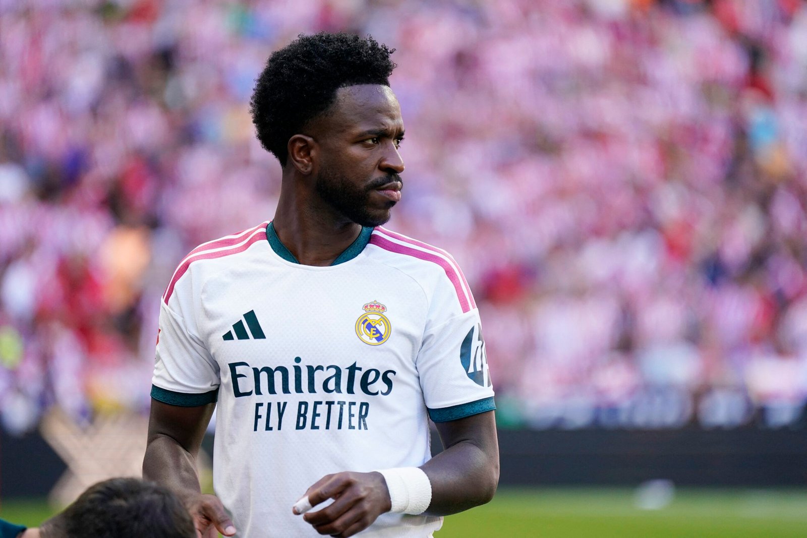 Imprensa de Madri critica Vini Jr em derrota do Real para o Atlético: “Desaparecido”