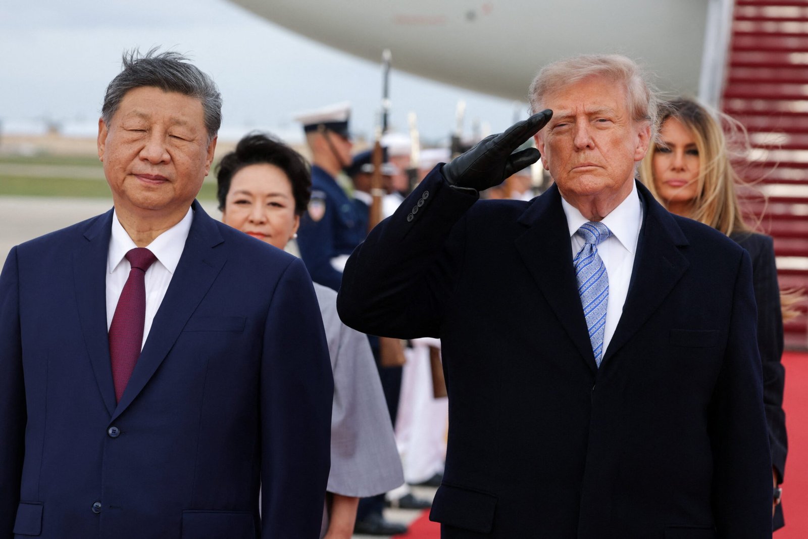 Xi Jinping chega a Washington e é recebido por Trump; veja FOTOS e VÍDEO