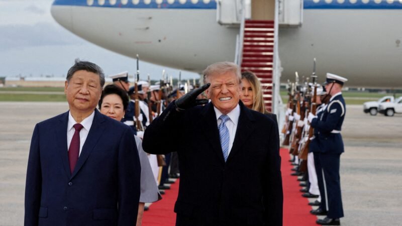 VÍDEO: Trump faz ‘careta’ com voo de avião militar durante recepção a Xi Jinping; presidente chinês não esboça reação