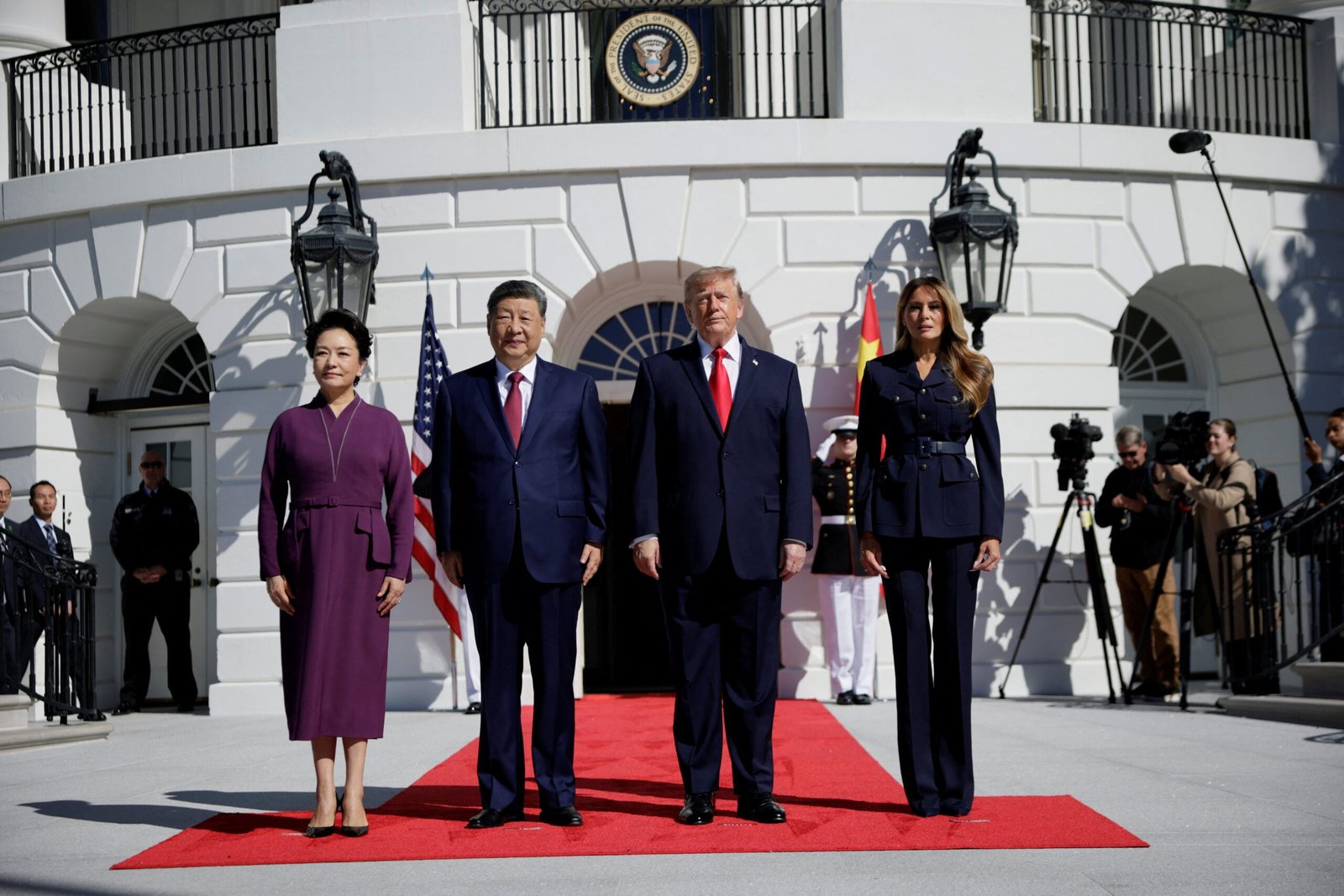 Trump minimizou venda de armas a Taiwan e perguntou a Xi Jinping se ele queria comprar armas dos EUA, diz embaixador americano em Pequim