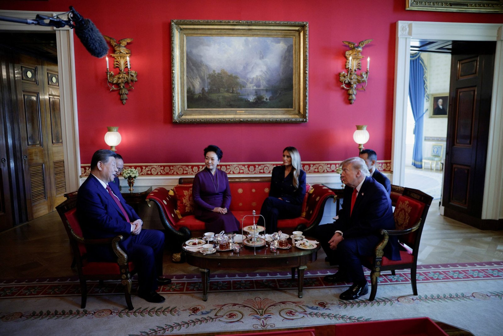 Trump recebe Xi Jinping na Casa Branca para cerimônia do chá