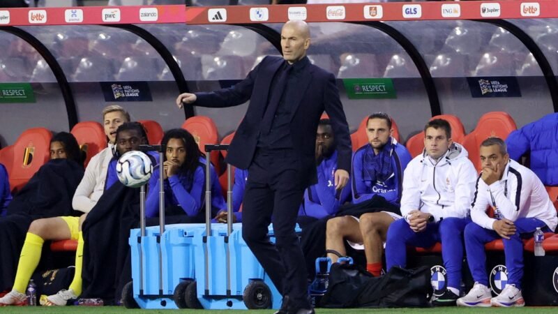 Zidane explica bicão para festejar gol da França: “Acompanhei a jogada de Olise, foi meio ridículo”