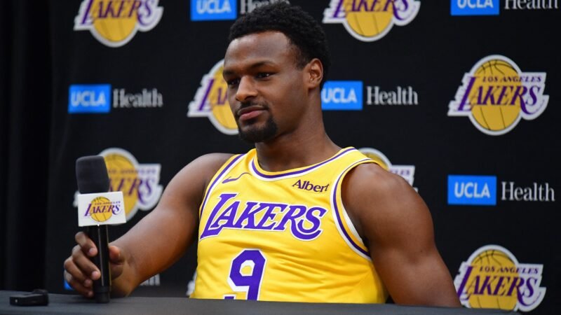 Bronny James mira sair da sombra de LeBron depois de o pai deixar os Lakers