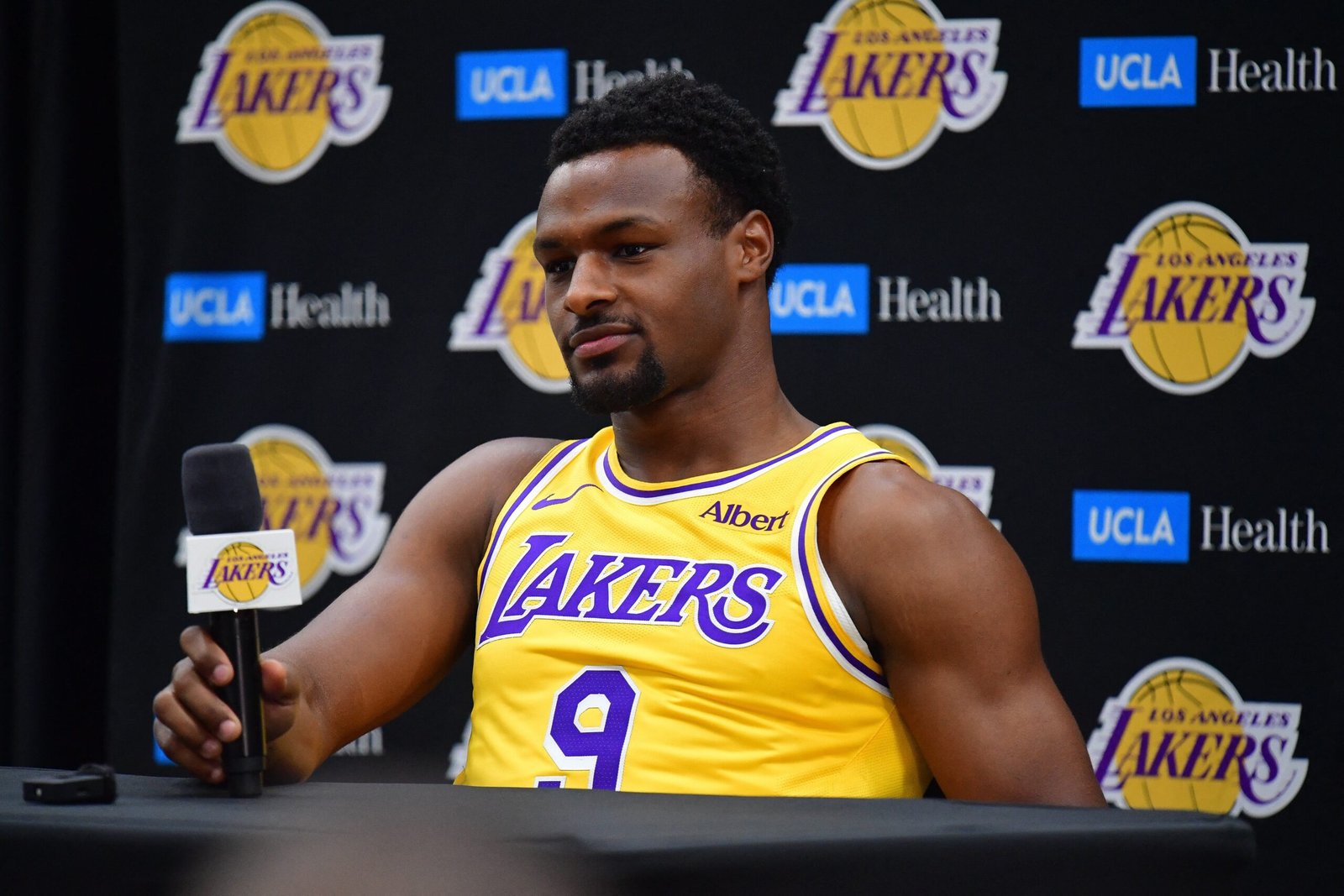 Bronny James mira sair da sombra de LeBron depois de o pai deixar os Lakers