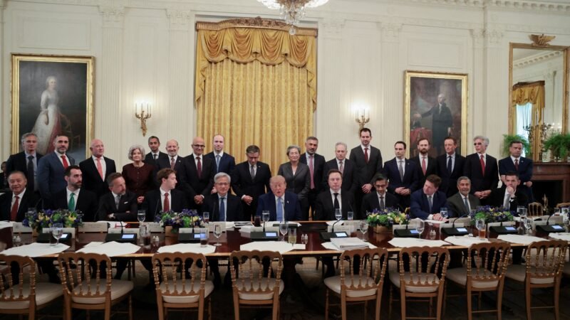 Trump reúne CEOs de IA e anuncia compromisso para reforçar controles de segurança