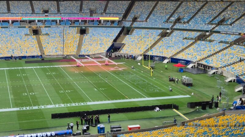 Gramado do Maracanã recebe reforço antes de partida da NFL; veja avanço