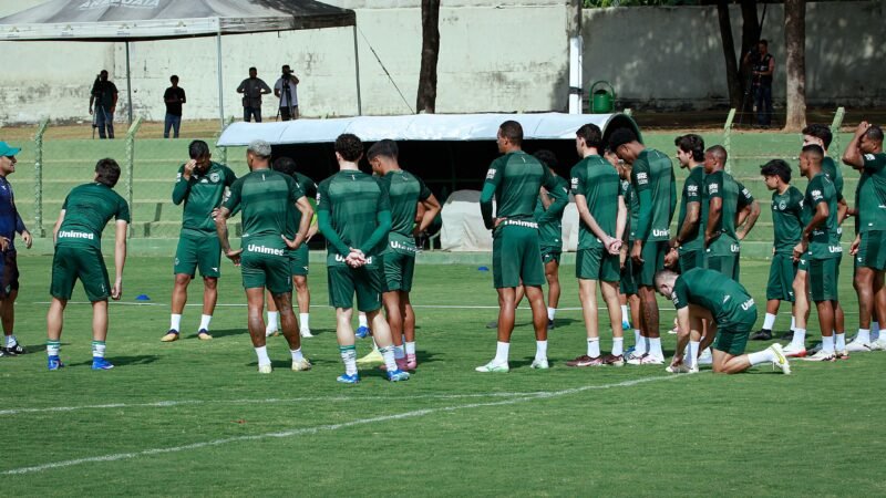 Jogadores do Goiás divulgam carta aberta para explicar “silêncio” e cobrar salários atrasados