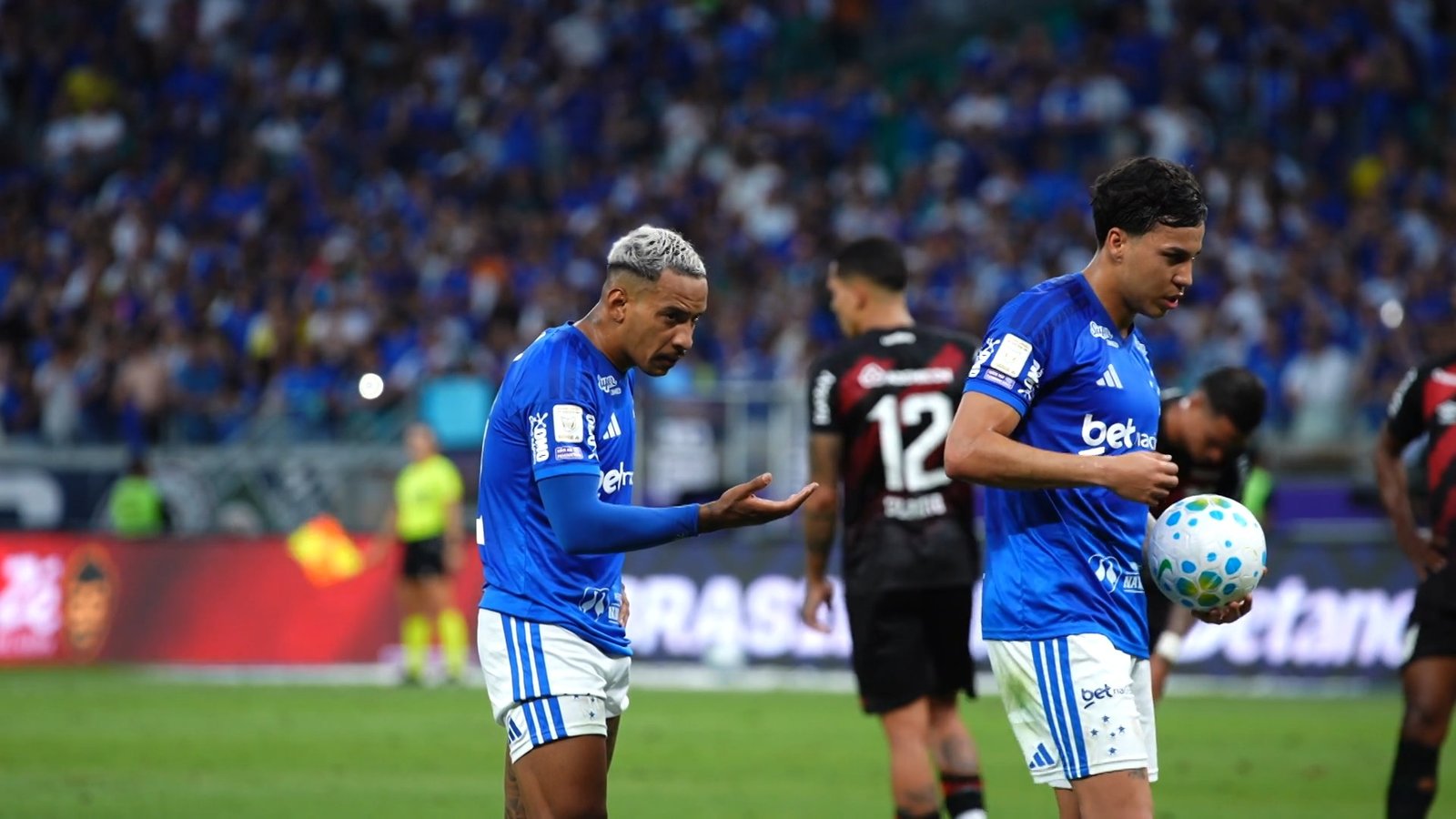Após discussão por pênalti, Kaio Jorge revela conversa com Matheus Pereira no Cruzeiro