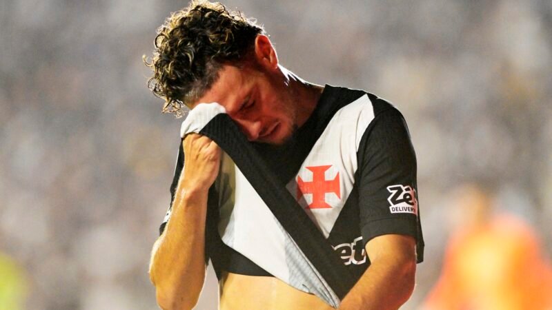 Mudança na regra para estrangeiros impacta o Vasco; veja quem perde espaço e pode sair em 2027