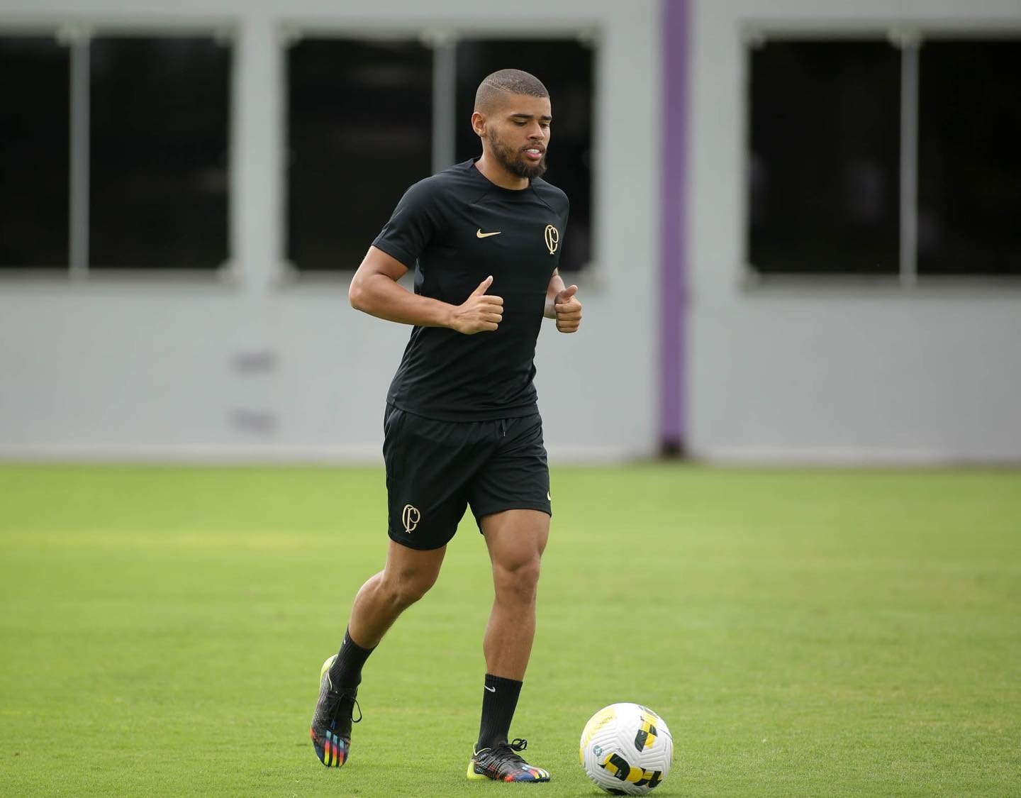 Justiça confirma condenação de R$ 3,5 milhões ao Corinthians por ex-lateral que se aposentou aos 23