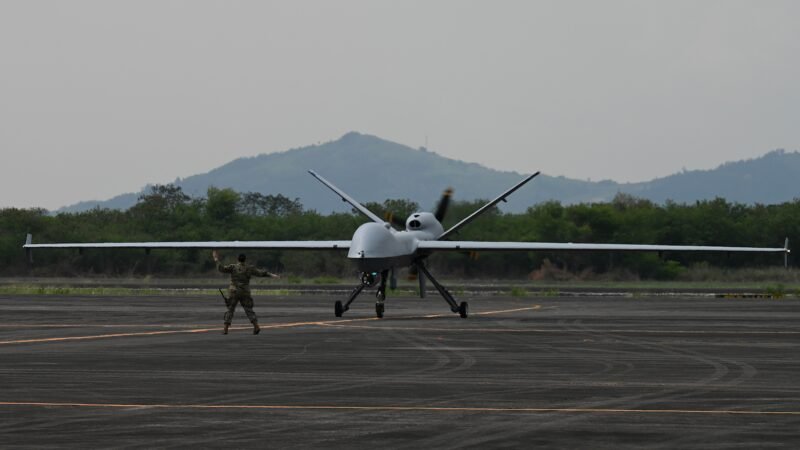 Governo Trump envia drones para reforçar investida contra cartéis de drogas na América do Sul, diz TV